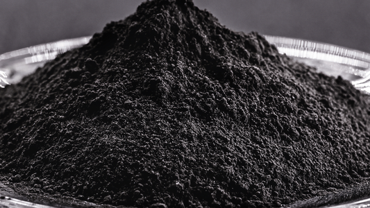 Acidul humic: O abordare modernă și naturală pentru susținerea vitalității câinelui tău